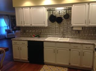 1546 Concord Ct, St Charles, IL 60174