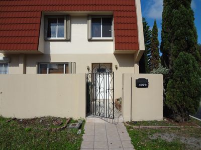 4076 Inverrary Dr #10J, Lauderhill, FL, 33319