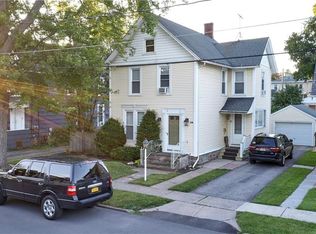 39 Spruce St, Lockport, NY 14094