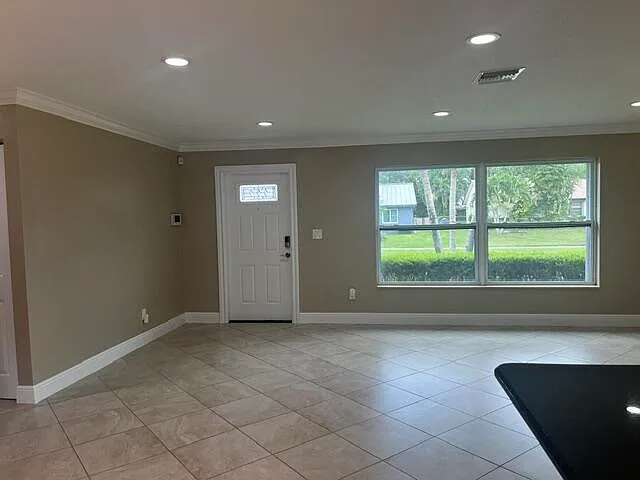 3 bed, 2.0 bath, 1268 sqft, $2,800 — Photo 4
