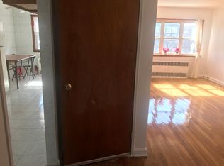 16209 43rd Ave, Flushing, NY 11358
