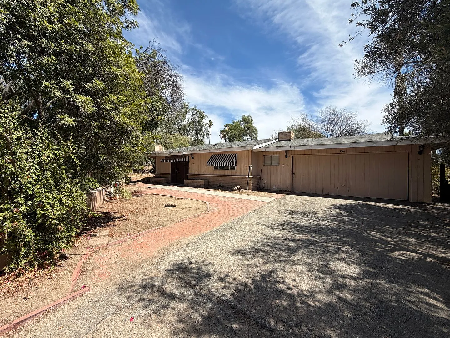 Riverside Home located near UCR — Photo 2