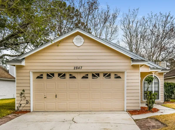 2847 Lantana Lakes Dr W, Jacksonville, FL 32246