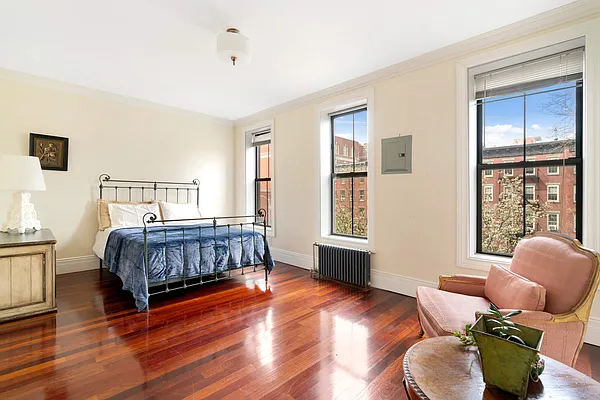 Sold by Compass | media 7