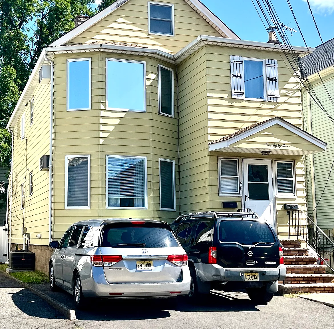 183 Hayward Pl — Photo 1