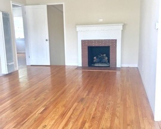 3rd image of 1332 Norton Ave