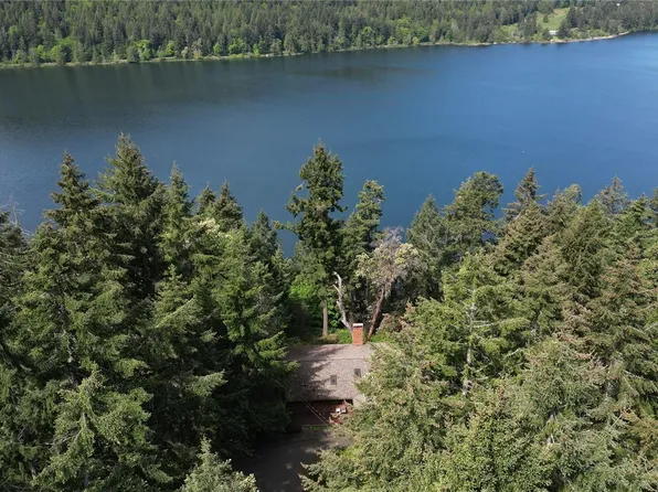 250 S Bank Dr, Salt Spring Island, BC V8K 1M7