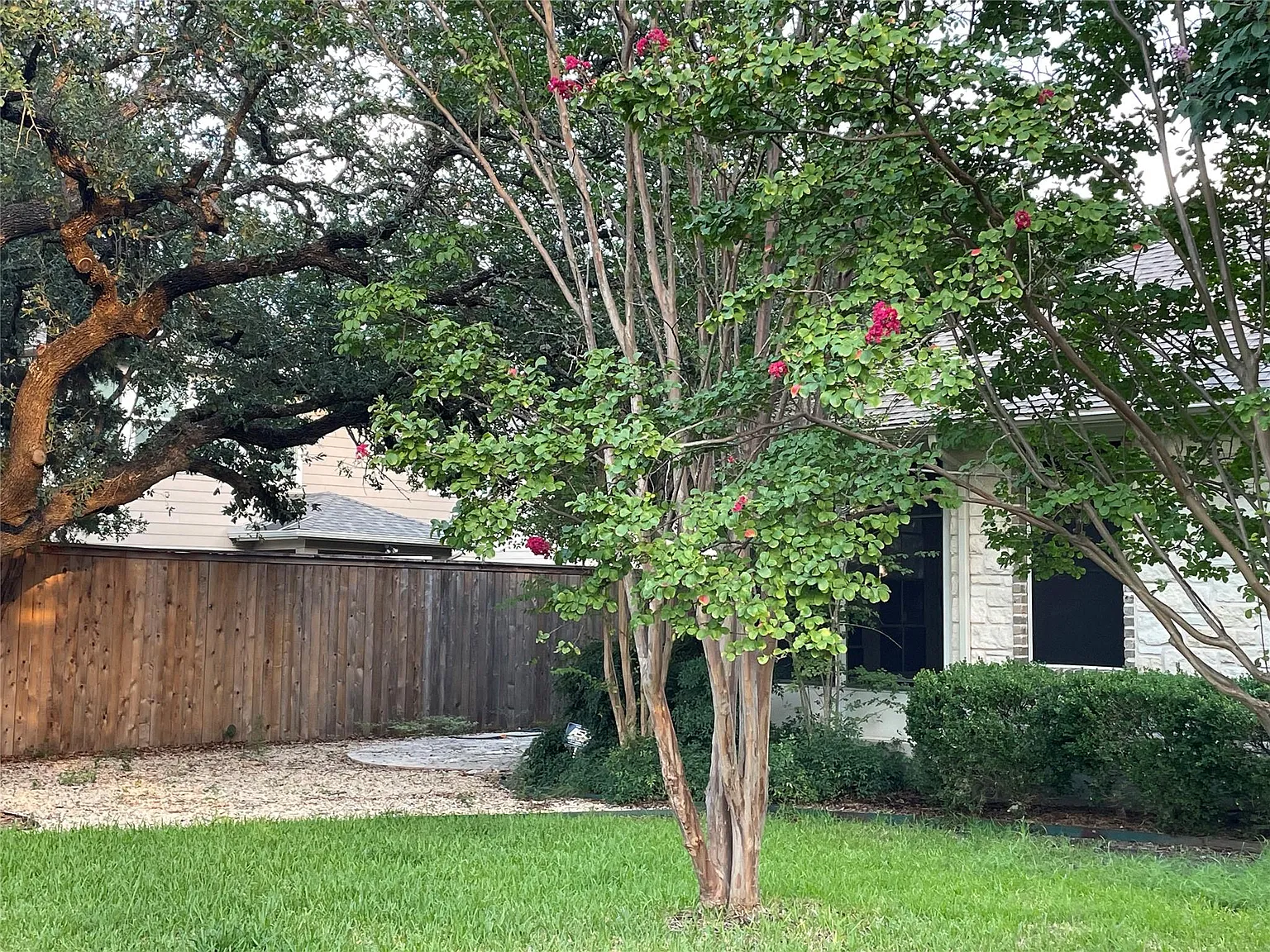 2 bed, 2.0 bath, 2018 sqft, $2,200 — Photo 4