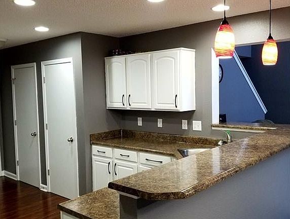2nd image of 15511 Old Pond Cir
