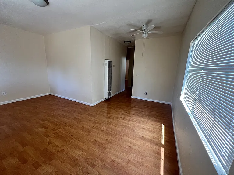 22970 Sutro St — Photo 4