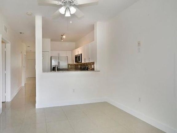 4th image of 2551 SE 17th Ave