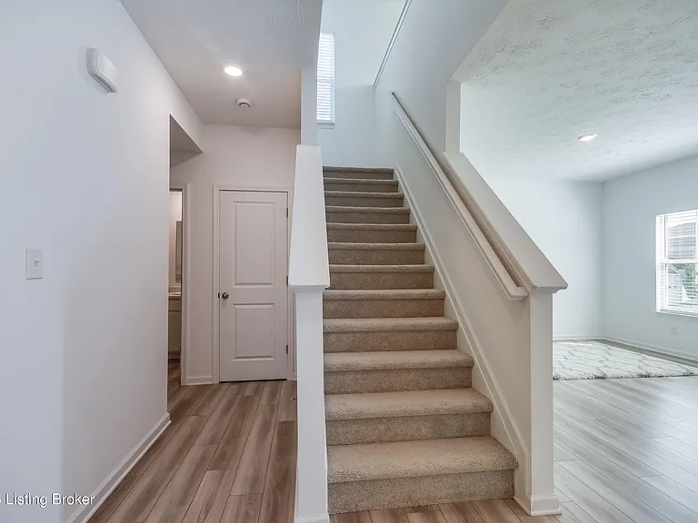 17010 Meander Way — Photo 41