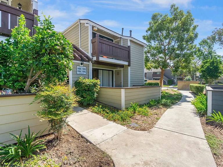 19096 Alamo Ln #19096 — Photo 16