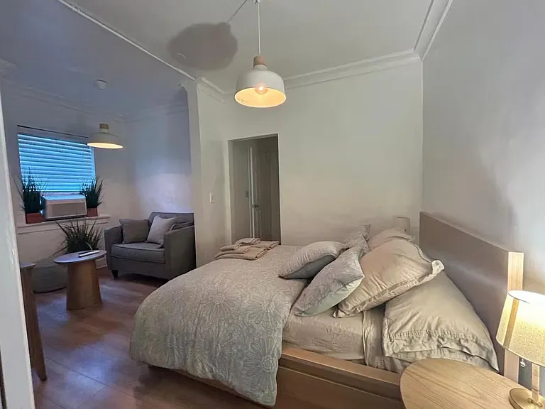 1611 Michigan Ave #18 — Photo 4