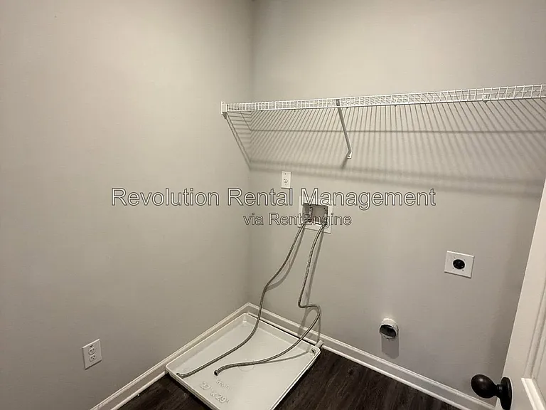 1009 Fable Ln — Photo 23