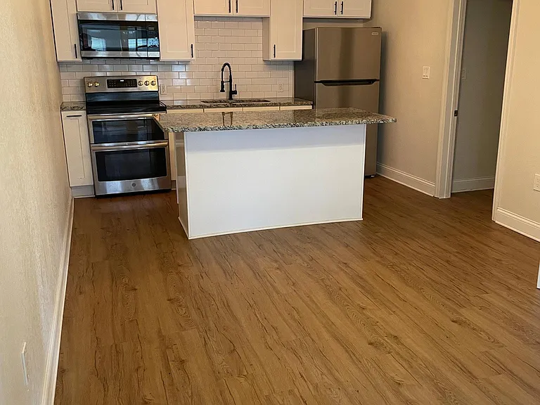 7810 N Van Dyke Pl #B — Photo 3