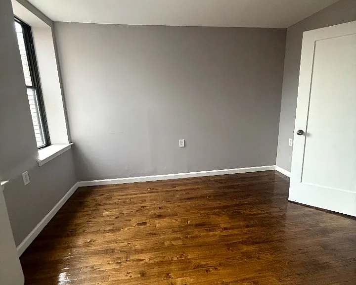 283-285 Hawthorne Ave #L1 — Photo 4