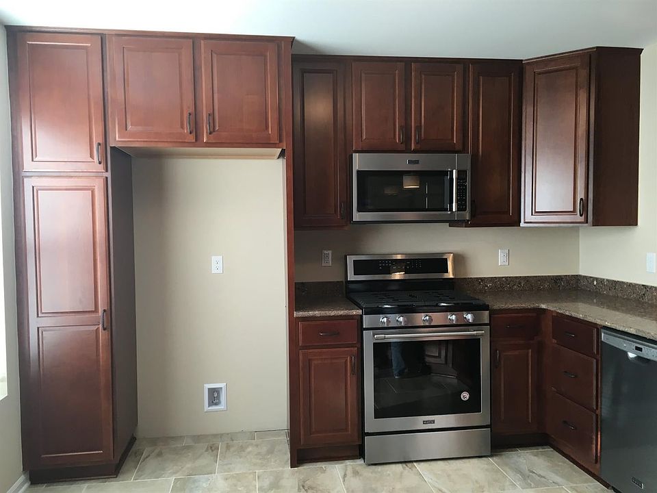 1st image of 611 Pebblestone Ln Unit 22