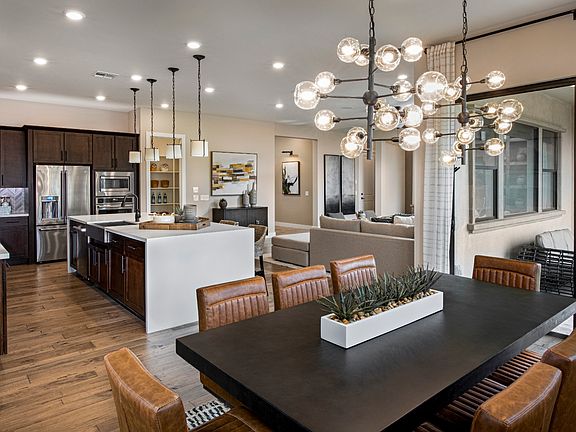 Model Dining Kitchen