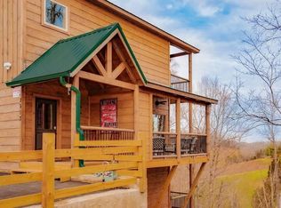 2913 Quiet Oak Way, Pigeon Forge, TN 37863