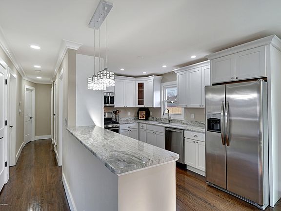 3rd image of 108 Taft Dr