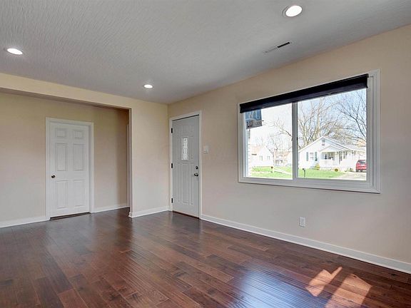 5th image of 2293 Strimple Ave