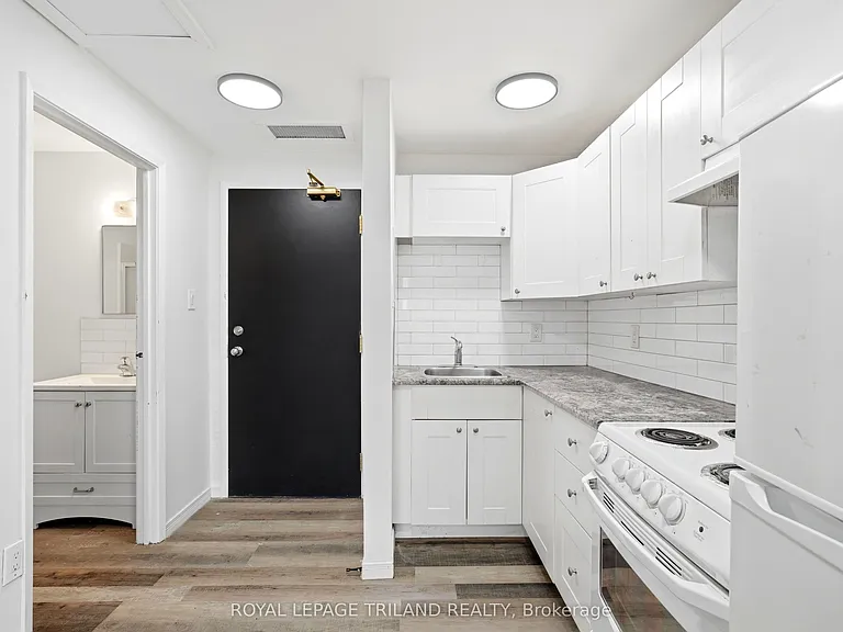 423 Richmond St #302 — Photo 2