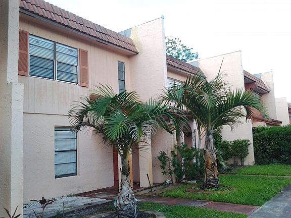 3rd image of 51 Madrid Ln