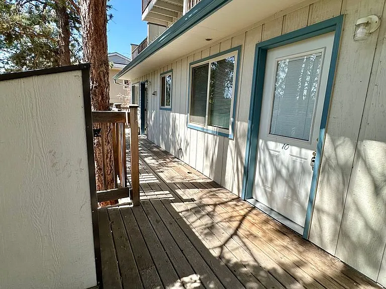 1565 NW Portland Ave — Photo 2