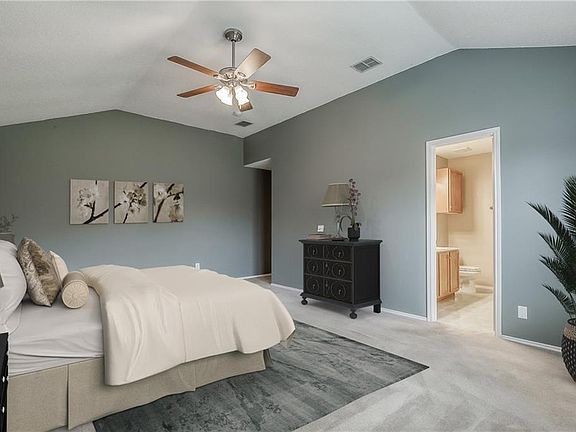5th image of 1617 Forest Oaks Way