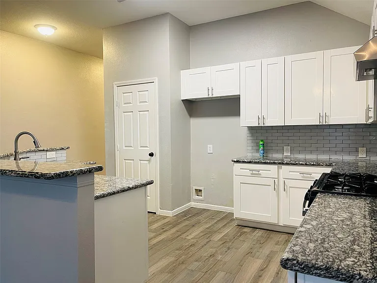 20803 Lavenderwood Dr — Photo 18