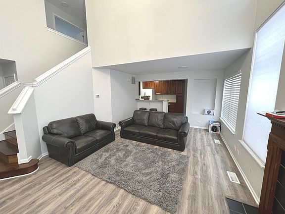 3rd image of 325 S Lancelot Ln