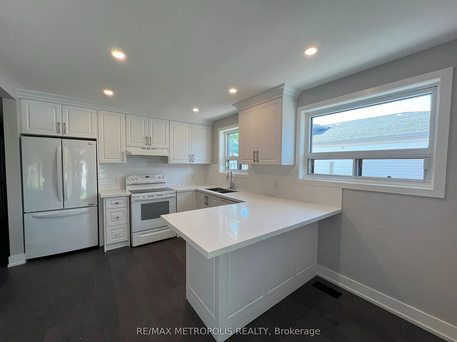3 bed, $2,500 — Photo 2