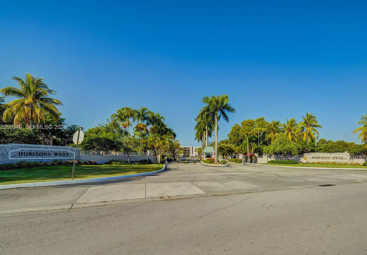 2 bed, 965 sqft, $2,400 — Photo 3