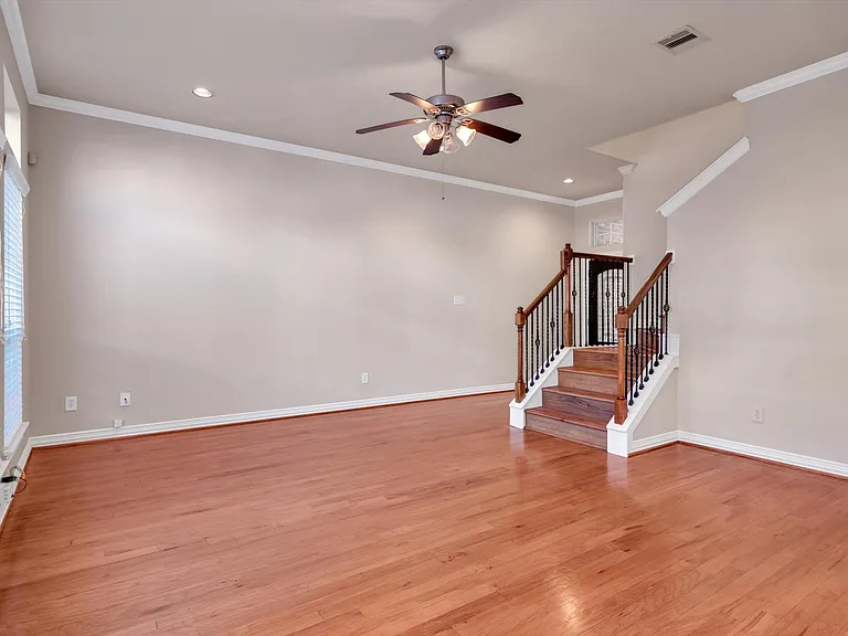 3414 Home St — Photo 3
