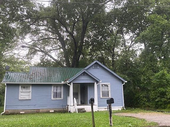 2nd image of 504 N College St