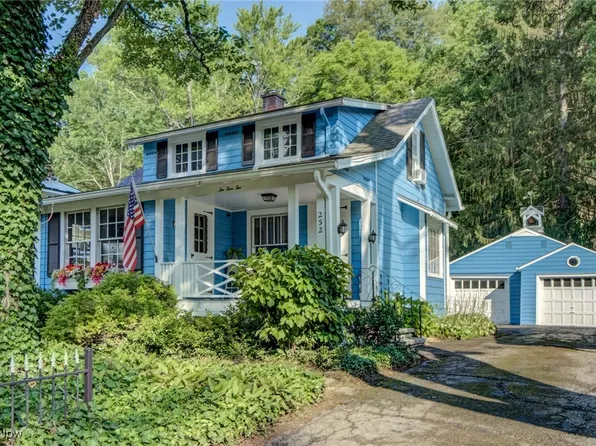 252 Miles Rd, Chagrin Falls, OH 44022