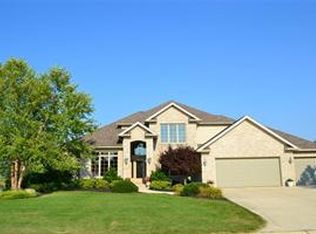 297 Greenbriar Cir, Fremont, OH 43420