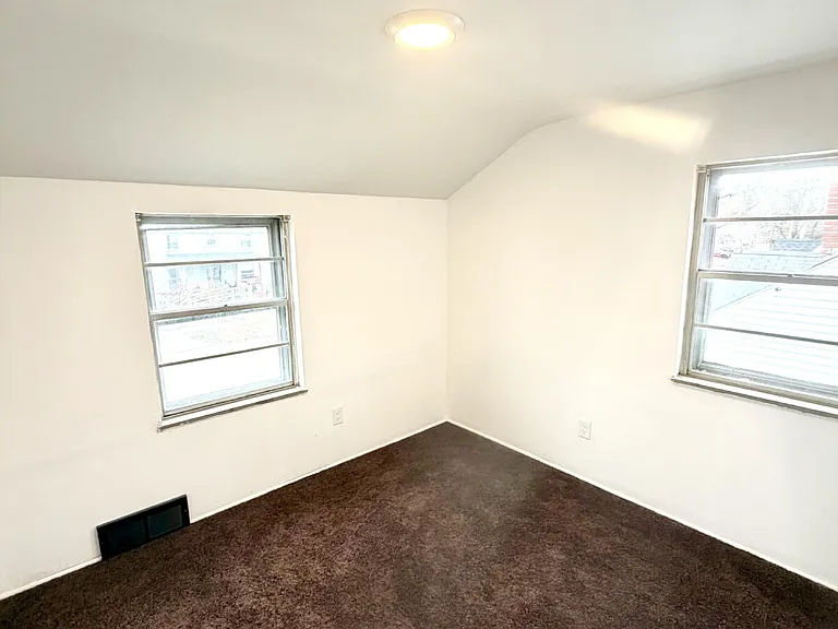 312 W Dewey St — Photo 14