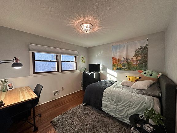 5th image of 176 Fairview Ave S