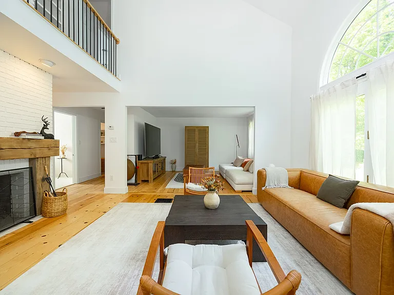4 Cove Rd — Photo 9