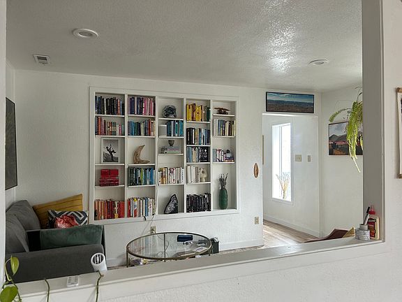 4th image of 1380 Meadow Ave #A