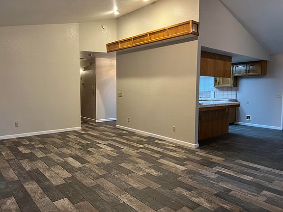 3rd image of 576 S Aronian Street