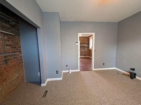 4th image of 2215 Keokuk St