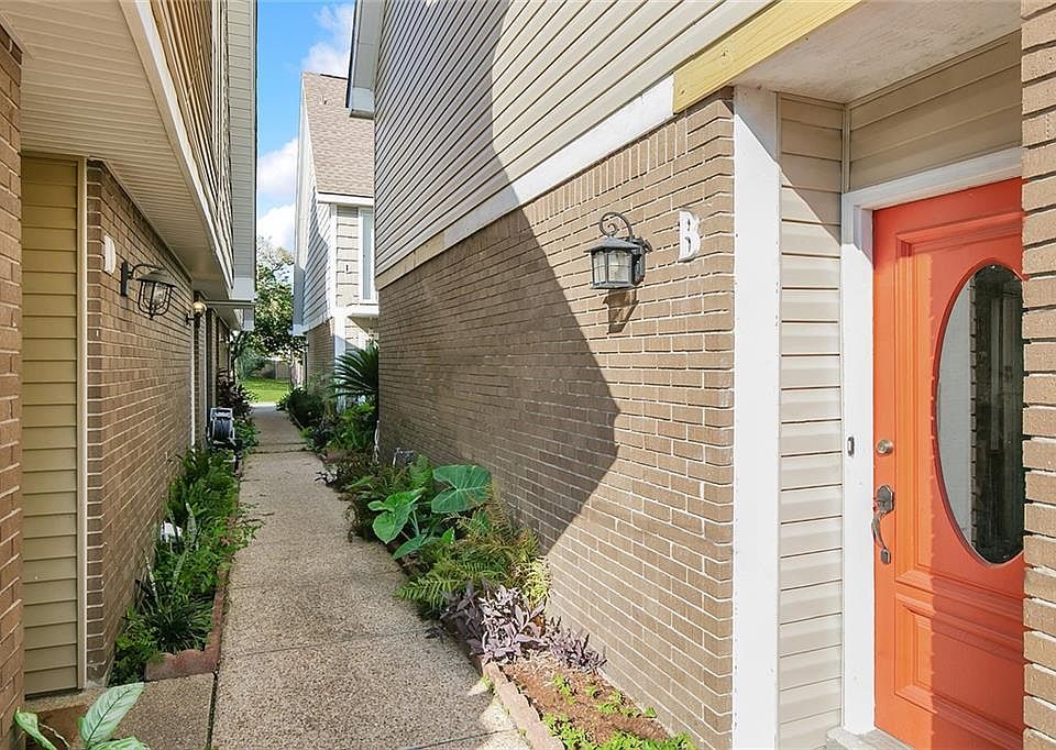 1st image of 9 Brandon Hall Dr APT B