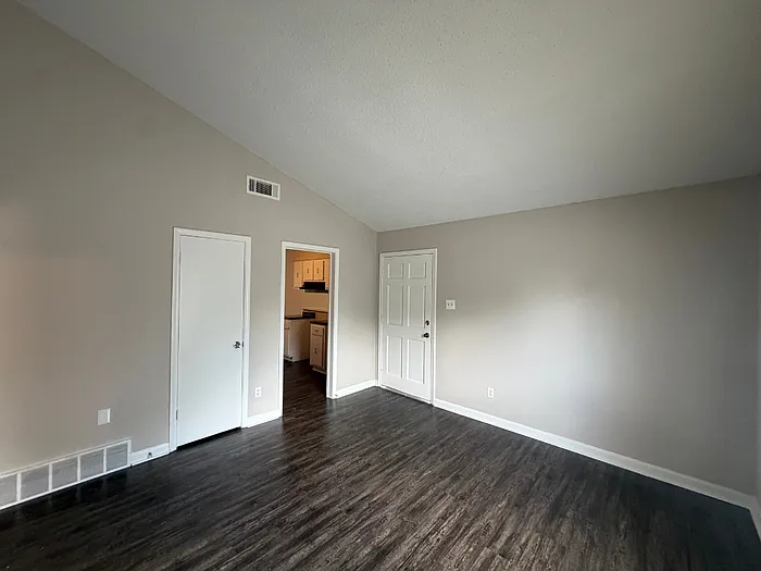 3 bed, 2.0 bath, 1440 sqft, $1,750 — Photo 3