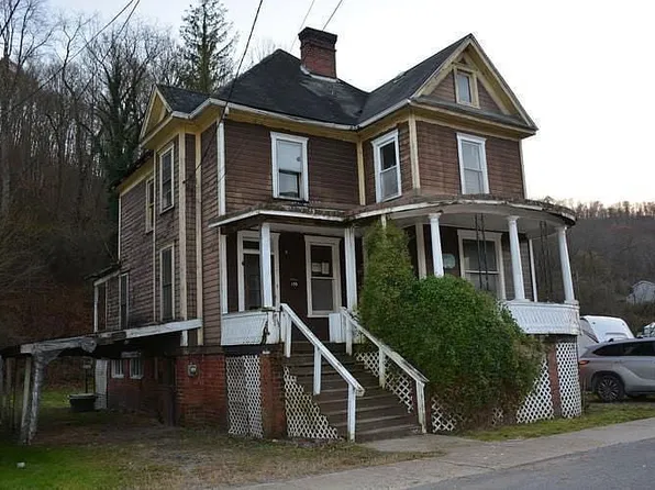 170 Water St, Newburg, WV 26410