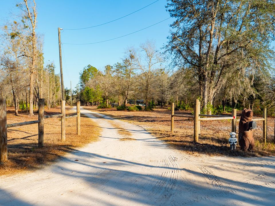 1st image of 1013 SE Red Cason Dr
