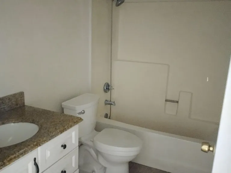 1907 N 32nd St #3 — Photo 6