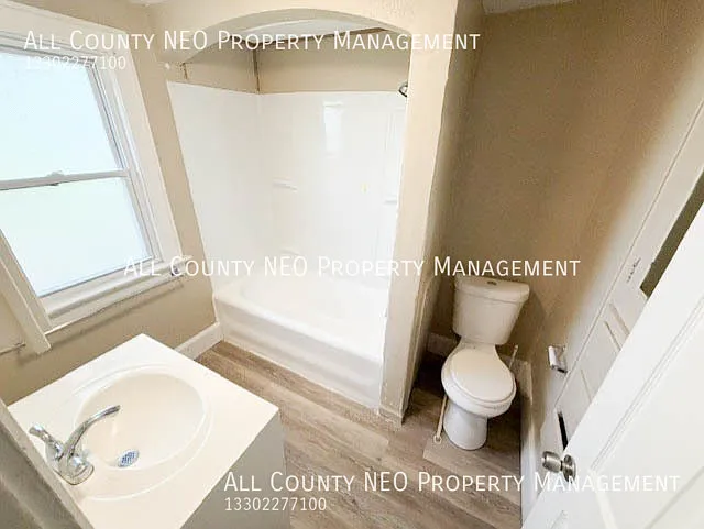 321 Grace Ave — Photo 21